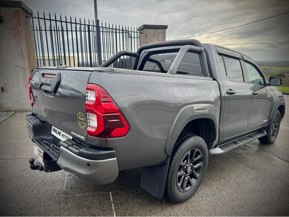 2022 Toyota Hilux INVINCIBLE X!! 2.8!!