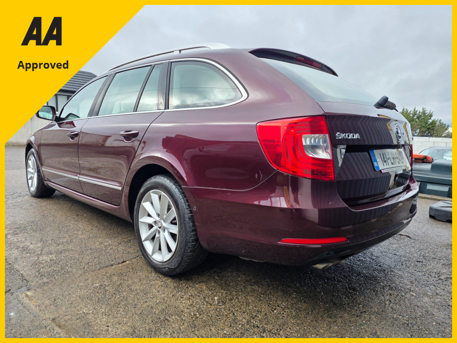 2014 Skoda Superb - image 6