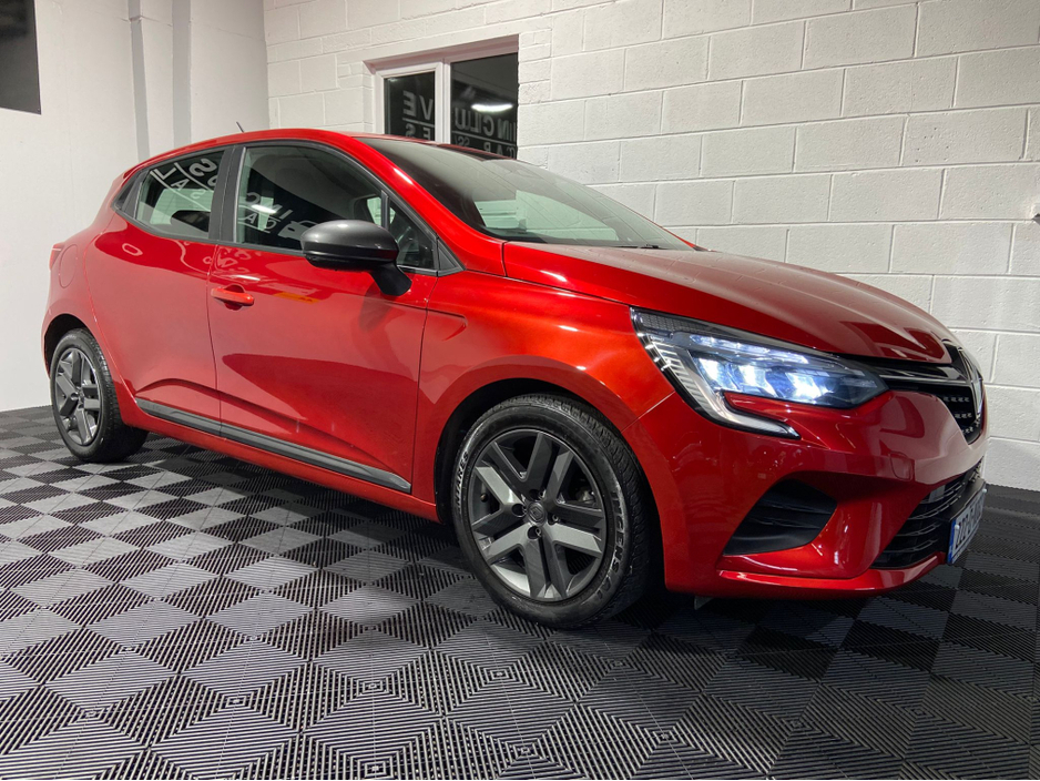 2022 Renault Clio - image 11