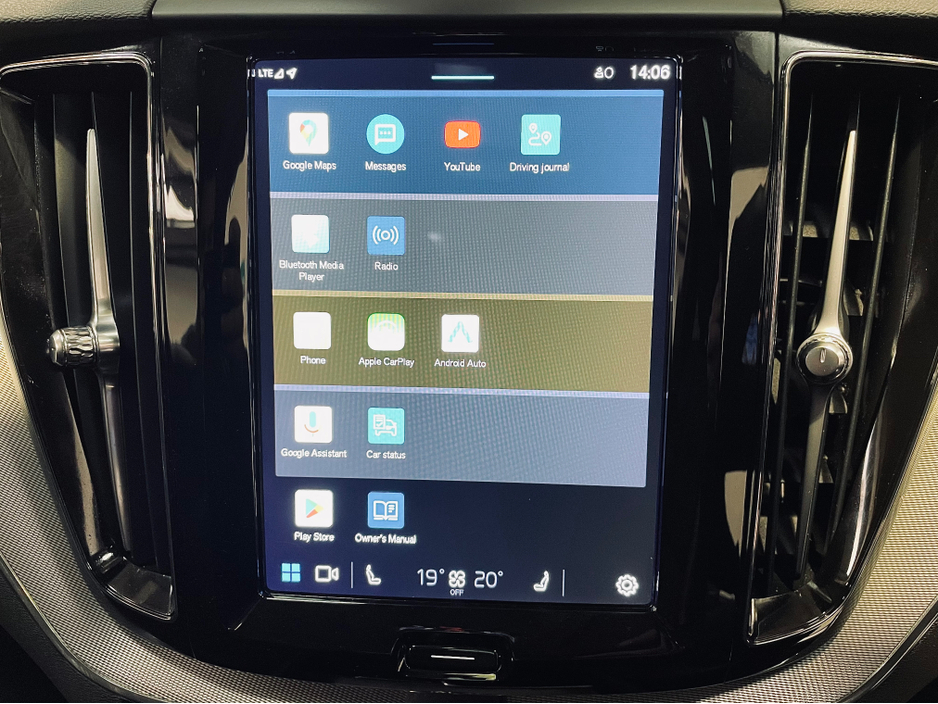 2023 Volvo XC60 - image 20