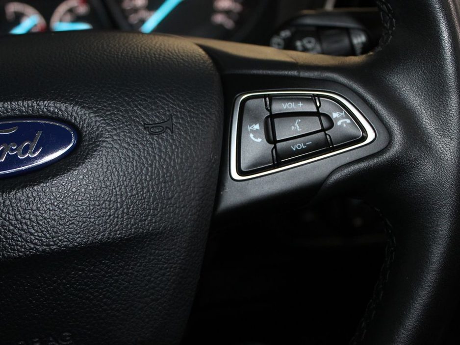 2019 Ford Kuga - image 24