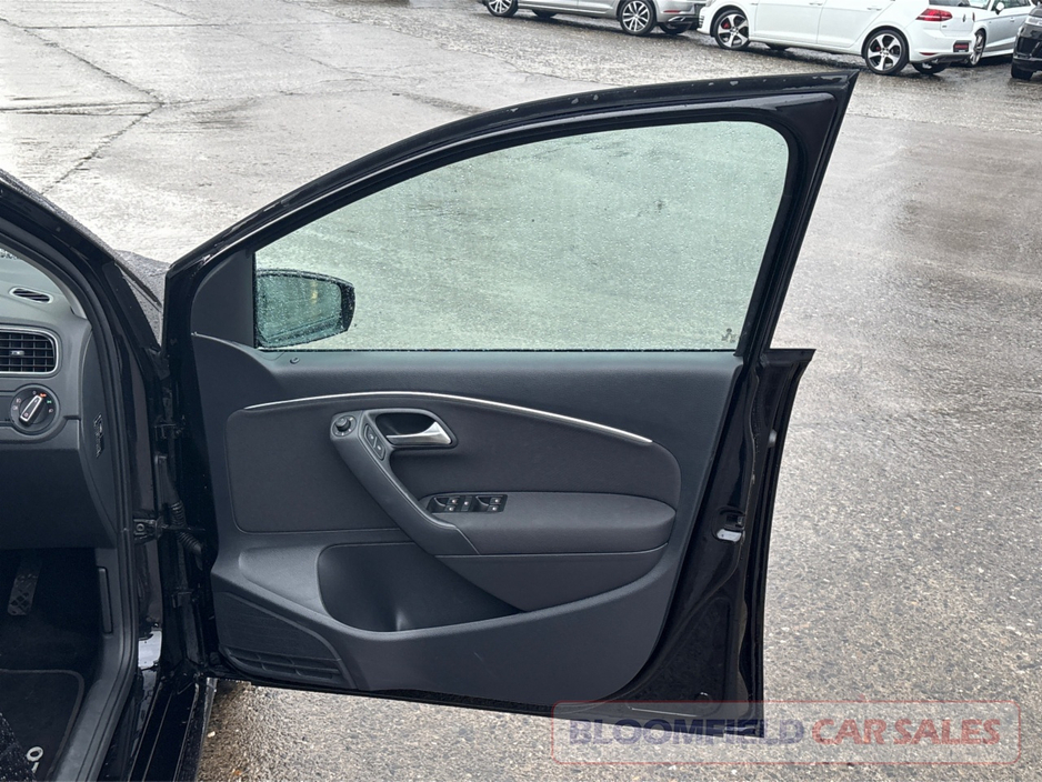 2017 Volkswagen Polo 1.2 , AUTO // EXTREMELY LOW MILEAGE €13,950