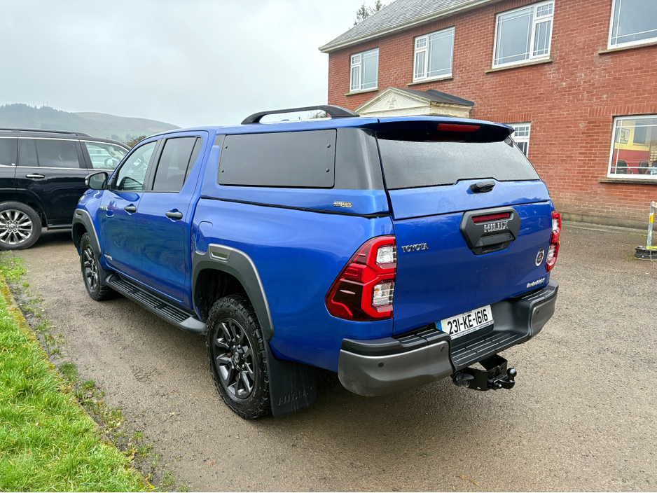 2023 Toyota Hilux - image 6