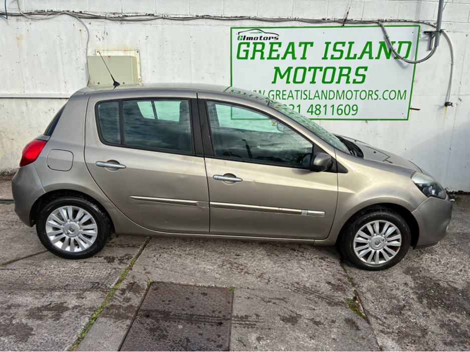 2010 Renault Clio 1.2 petrol 5 door €2,950