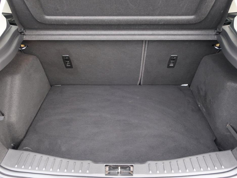 2018 Ford Focus - image 7