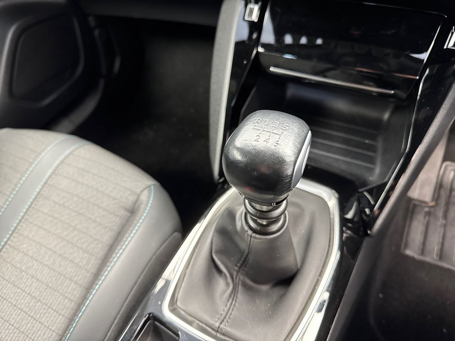 2023 Peugeot 2008 - image 16