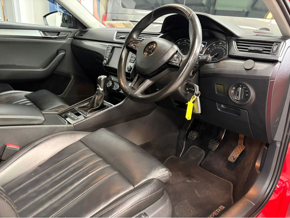 2017 Skoda Superb - image 3