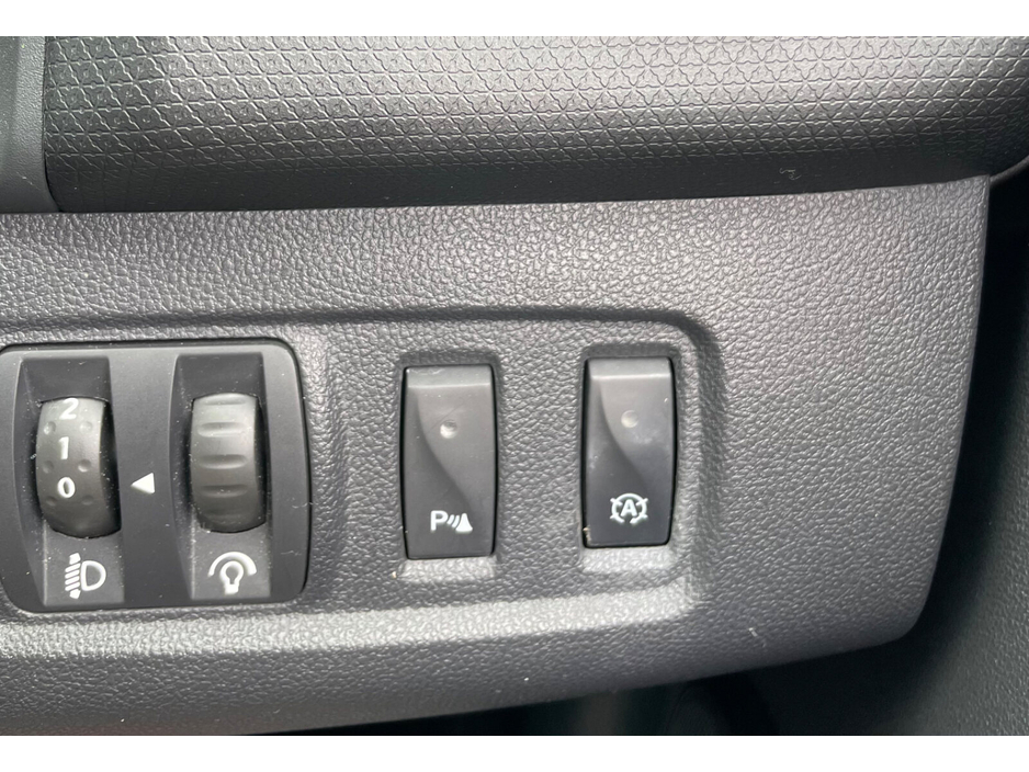 2018 Renault Clio - image 11