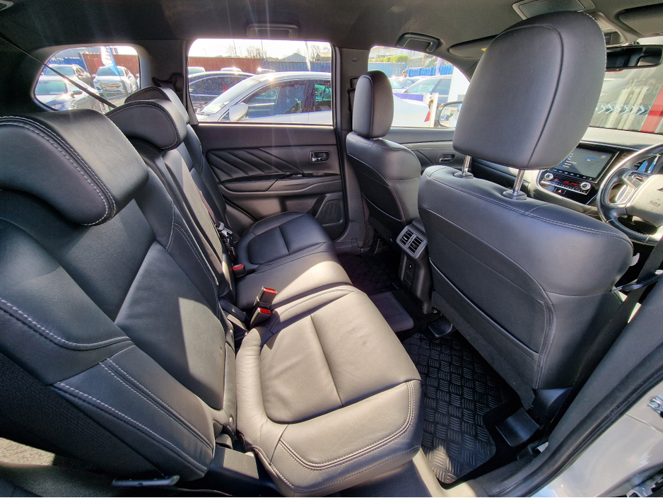 2019 Mitsubishi Outlander - image 27