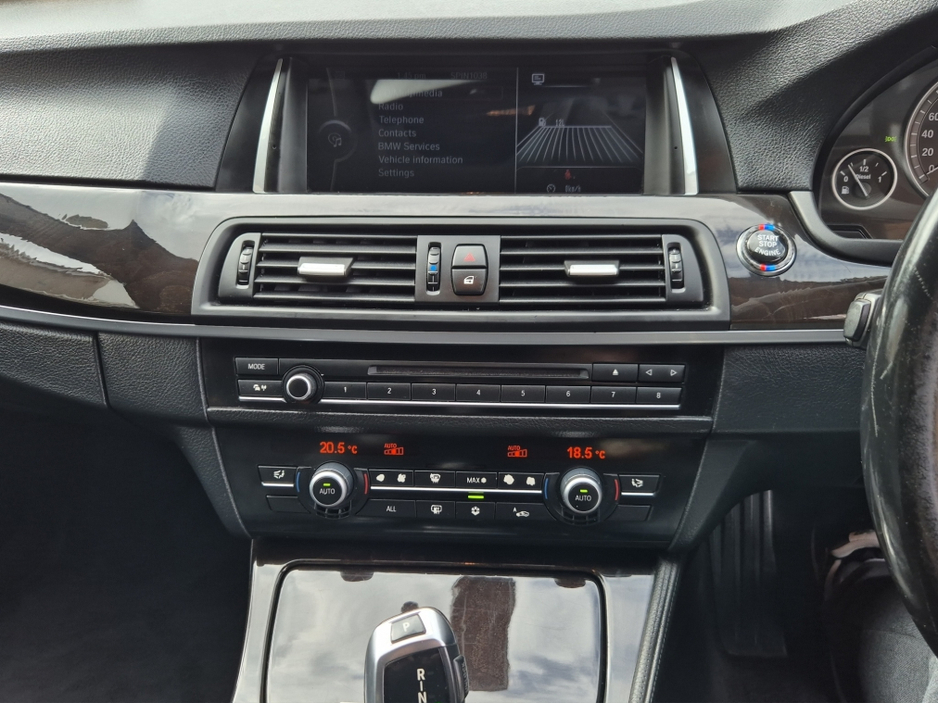 2010 BMW 5 Series - image 17