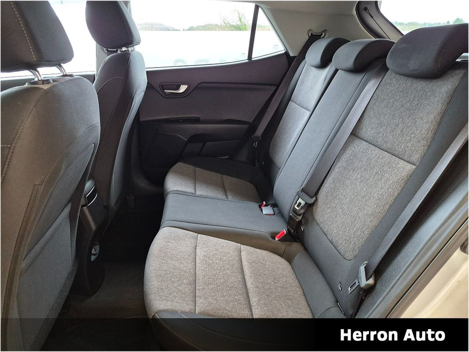 2023 Kia Stonic - image 8