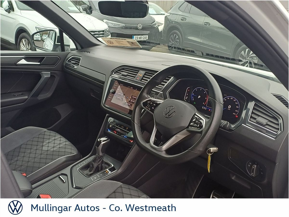 2021 Volkswagen Tiguan - image 8
