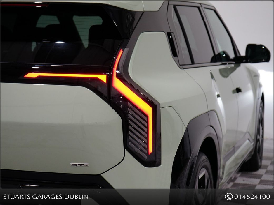 2026 Kia EV3 - image 11