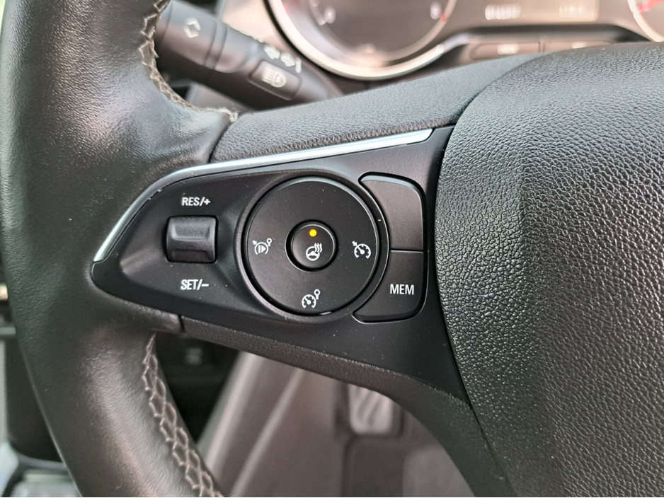 2022 Opel Crossland ULTIMATE 1.2TURBO 130BHP **LEATHER/SUEDE INTERIOR** €19,950