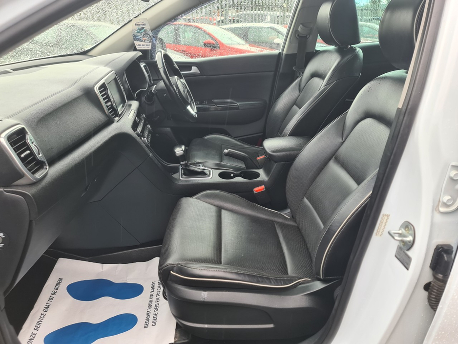 2018 Kia Sportage - image 9