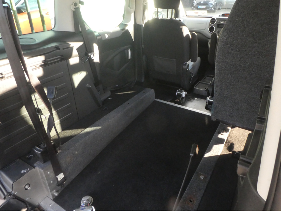 2012 Peugeot Partner TEPEE 1.6 HDI S 92BHP 5 5SEATS 5DR 92 SEATS €6,950