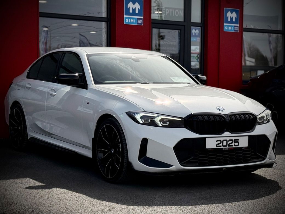 2025 BMW 3 Series - image 3
