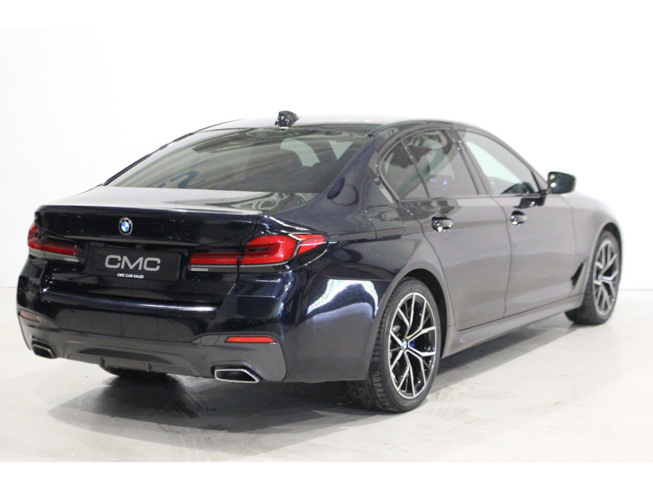 2021 BMW 5 Series - image 7