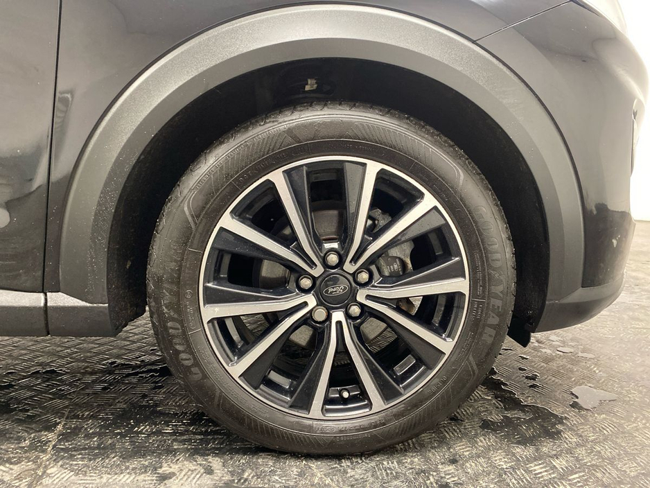 2022 Ford Puma - image 5