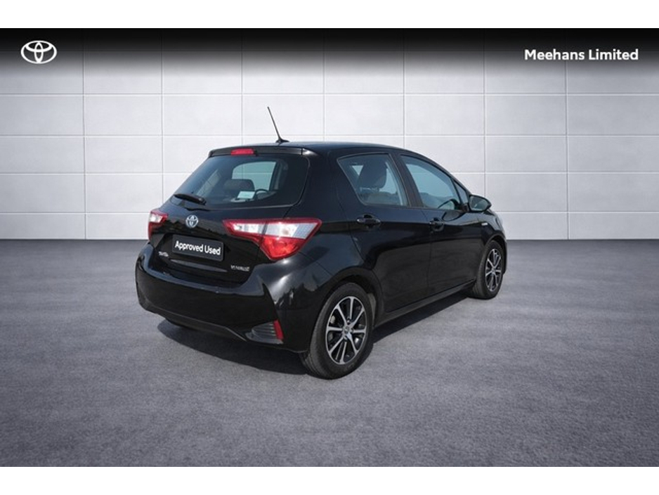 2018 Toyota Yaris - image 2