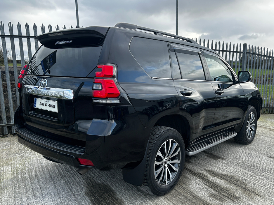 2024 Toyota Landcruiser - image 9