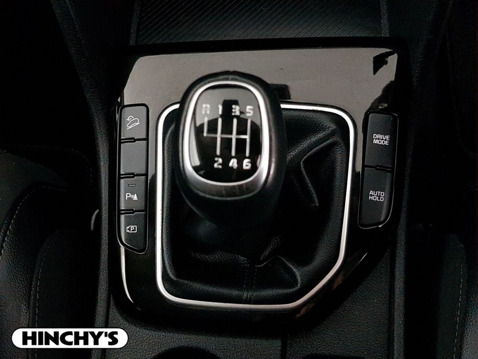 2022 Kia Sportage - image 11