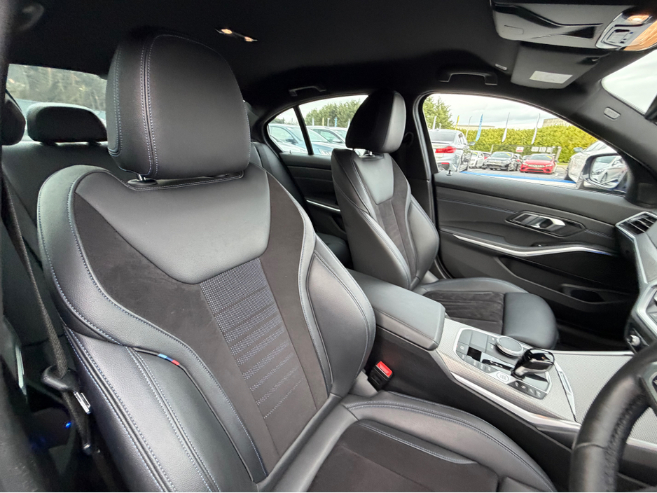 2020 BMW 3 Series - image 13
