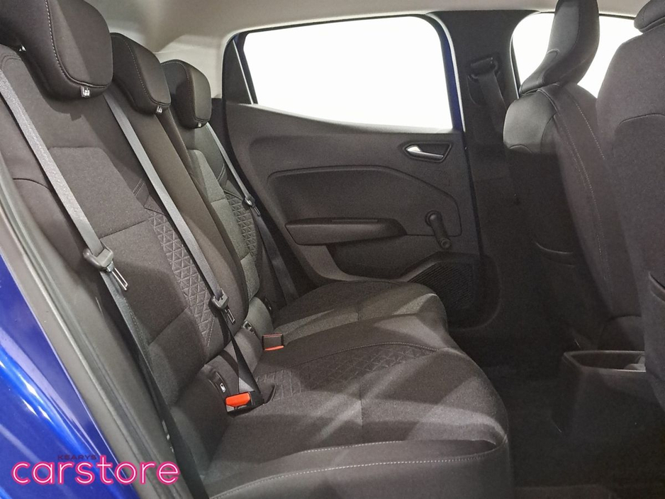 2021 Renault Clio - image 13