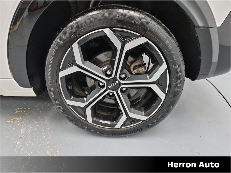 2023 Kia Niro - image 4