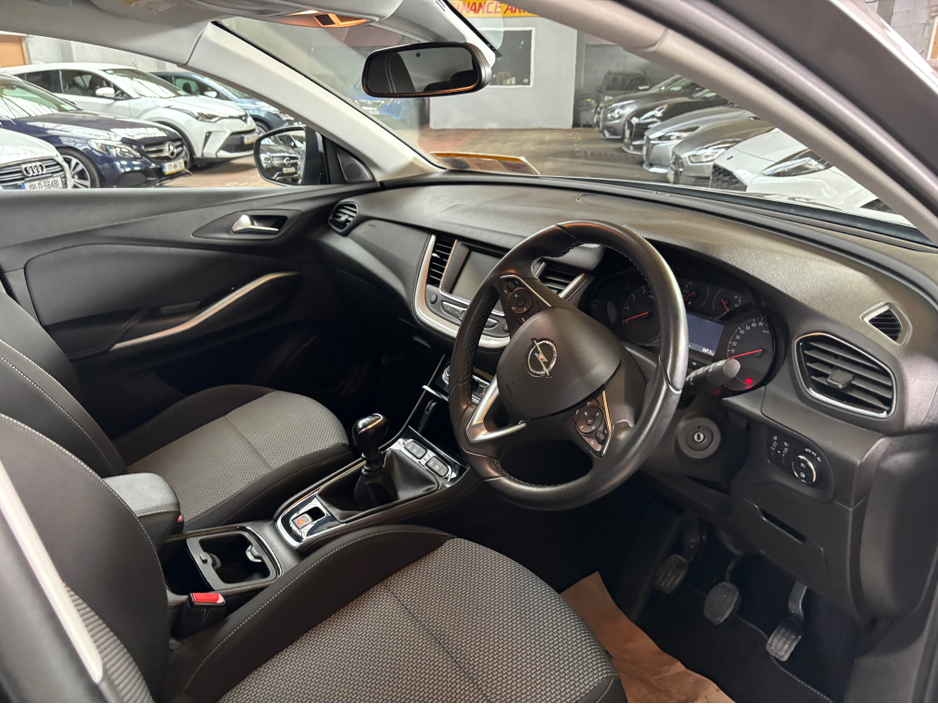 2019 Opel Grandland X - image 6