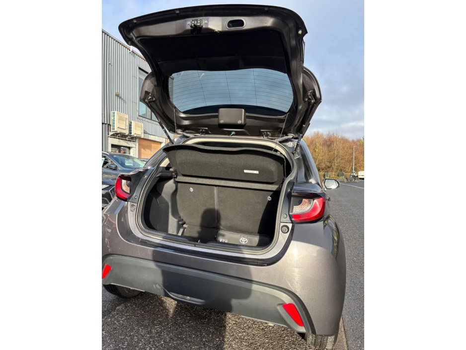 2023 Toyota Yaris 1.5 Hybrid 5Dr Luna €19,950
