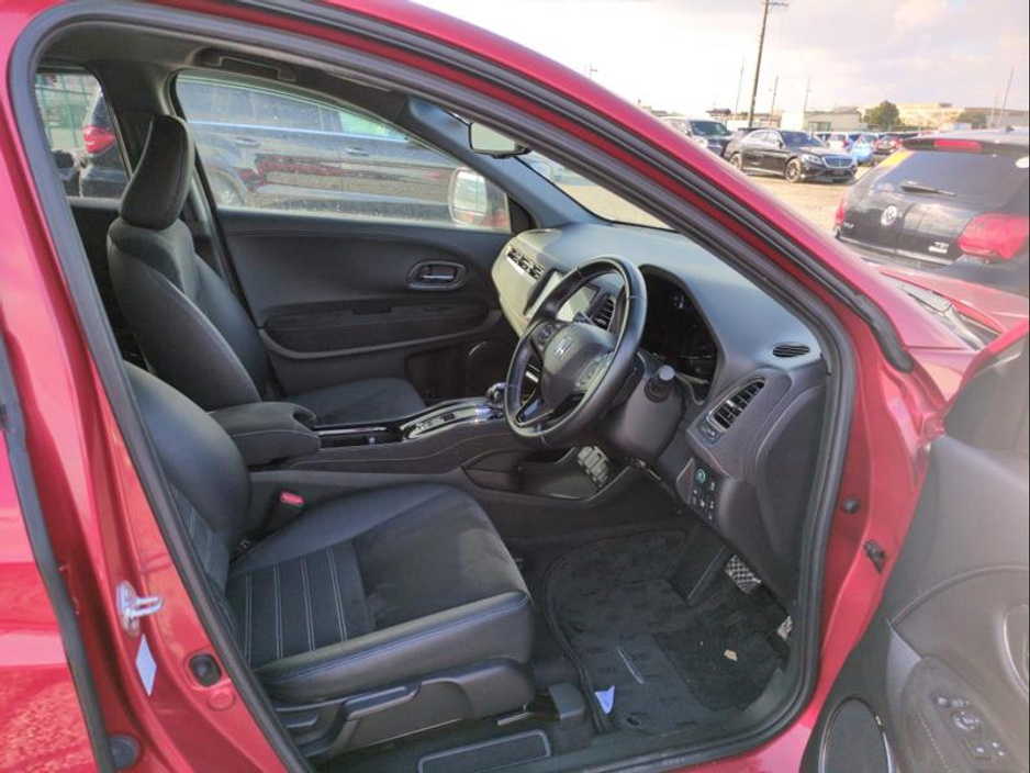 2016 Honda Vezel - image 2