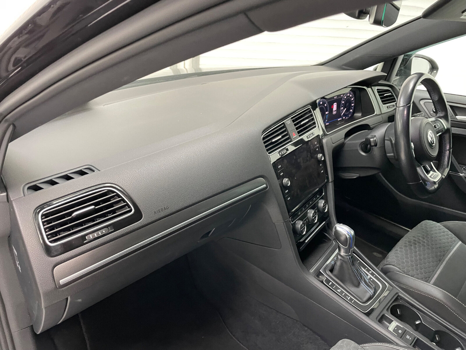 2018 Volkswagen Golf - image 19