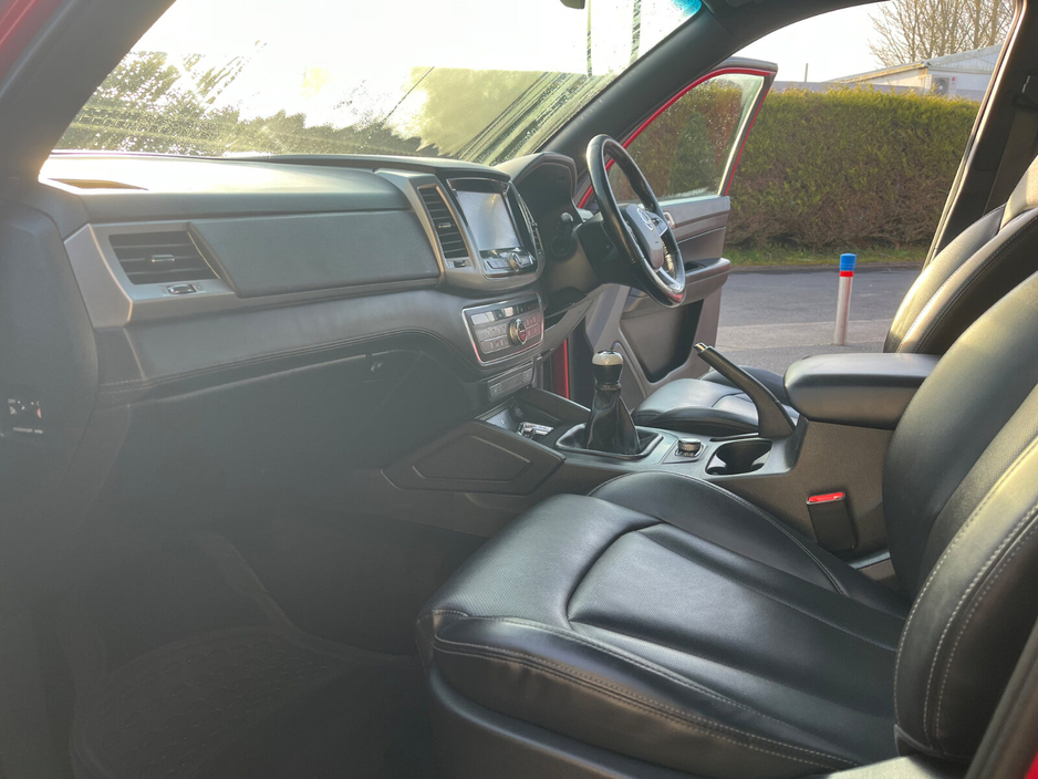 2020 Ssangyong Musso - image 18