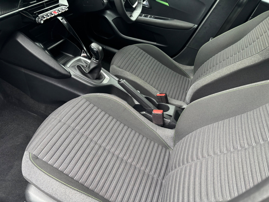 2024 Peugeot 208 - image 9