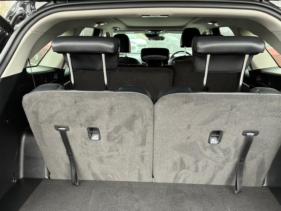 2025 Kia Sorento - image 11