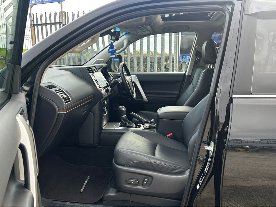 2024 Toyota Landcruiser - image 10