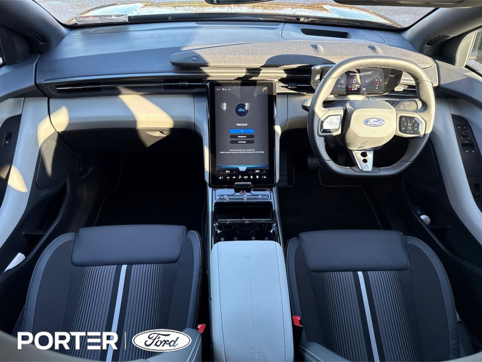 2026 Ford Capri SELECT *627 KLMS RANGE*