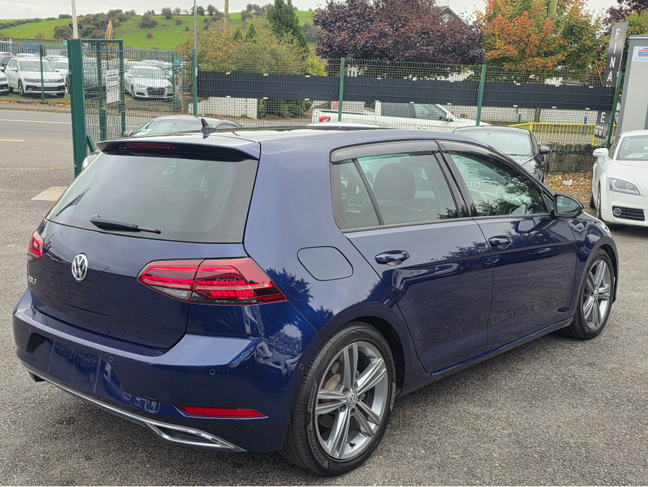 2019 Volkswagen Golf ( 192 REG ) HIGHLINE FULL LEATHER SEATS HEATED ELECTRIC SEATS SAT NAV PACK - VIRTUAL CLOCKS -REVERSE CAMERA - NAVIGATION - CARPLAY - ANDROID AUTO- BLIND SPOT REAR TRAFFIC ASSIST - DISCOVER PRO €22,950