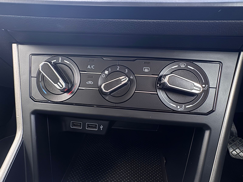 2018 Volkswagen Polo - image 30