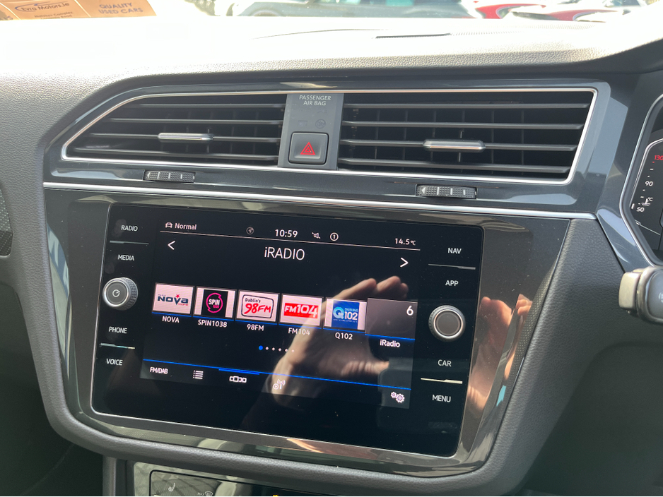 2021 Volkswagen Tiguan - image 18