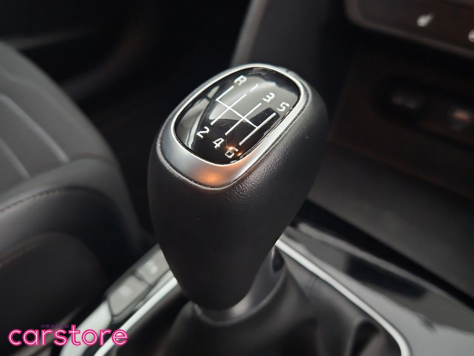 2022 Kia Sportage - image 19