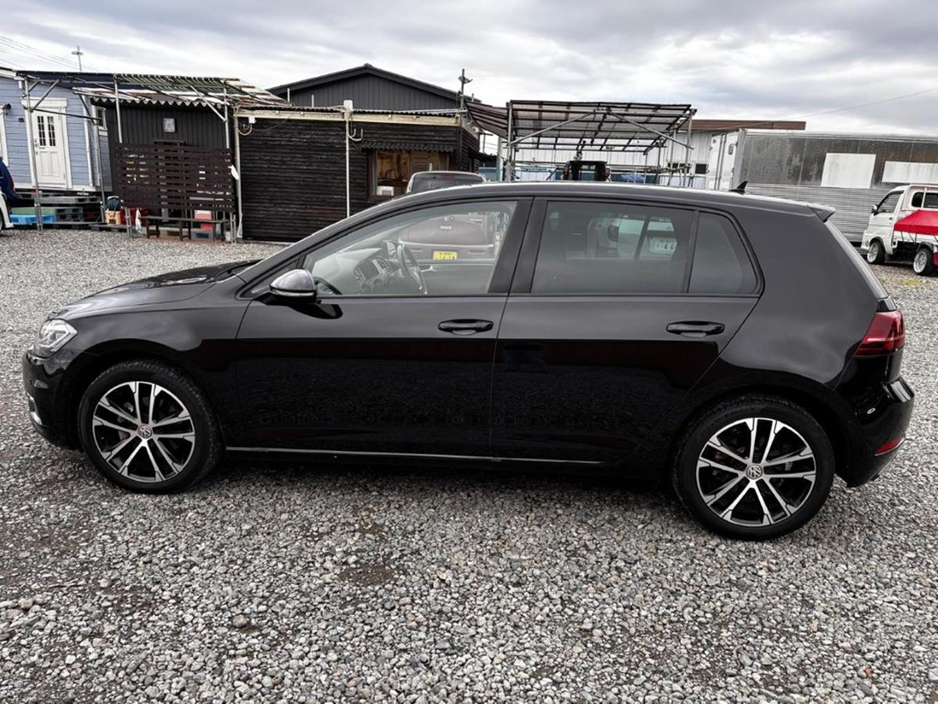 2019 Volkswagen Golf - image 13