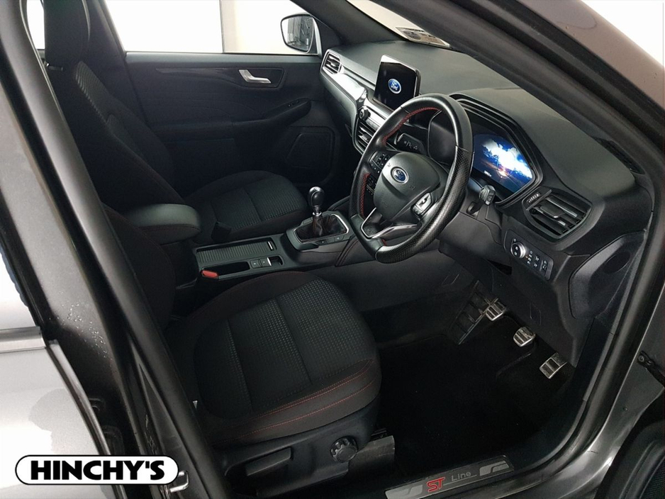 2022 Ford Kuga - image 6