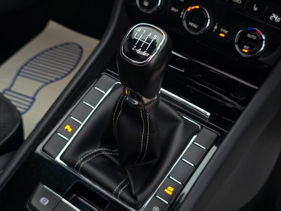 2018 Skoda Superb - image 27