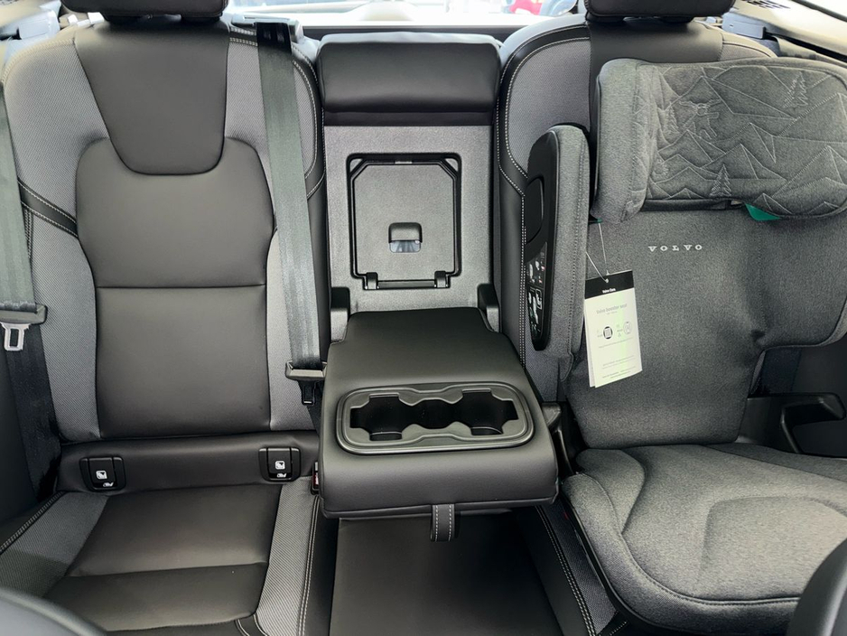 2026 Volvo XC60 - image 22