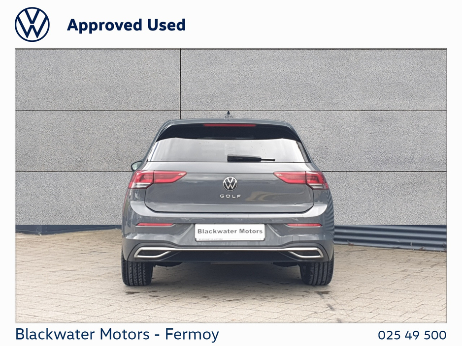 2021 Volkswagen Golf - image 14