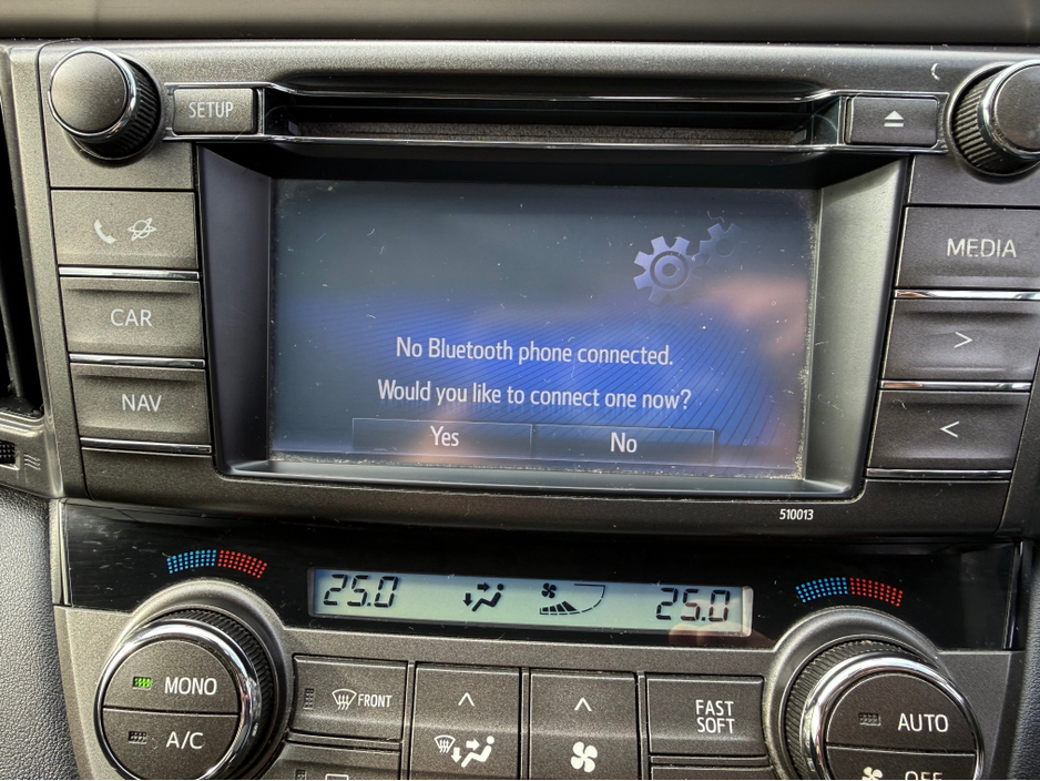 2014 Toyota Rav4 - image 17