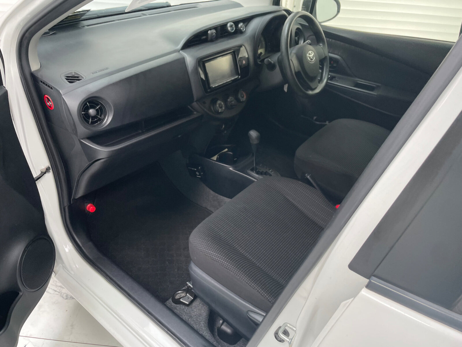 2018 Toyota Yaris - image 18