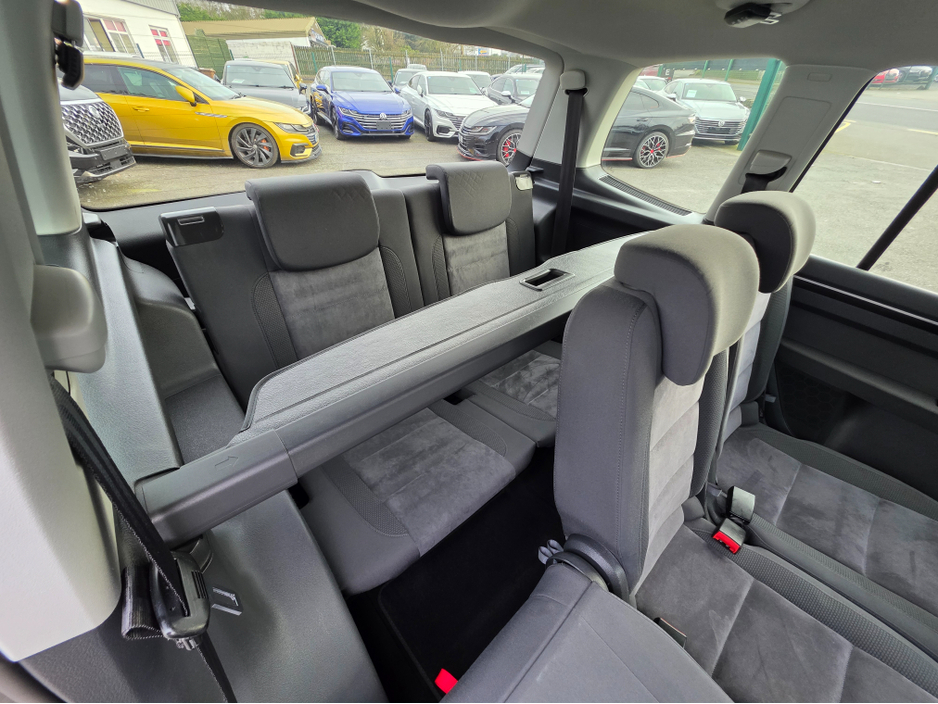 2013 Volkswagen Touran - image 9